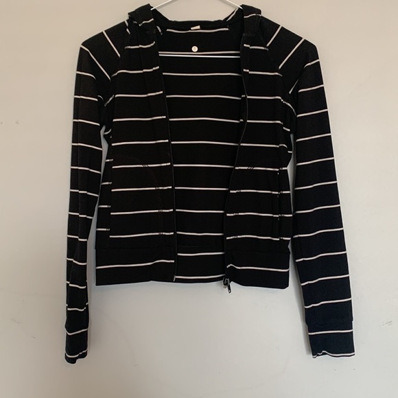 Triple flip sweater and tang top set - Picture 4 of 6